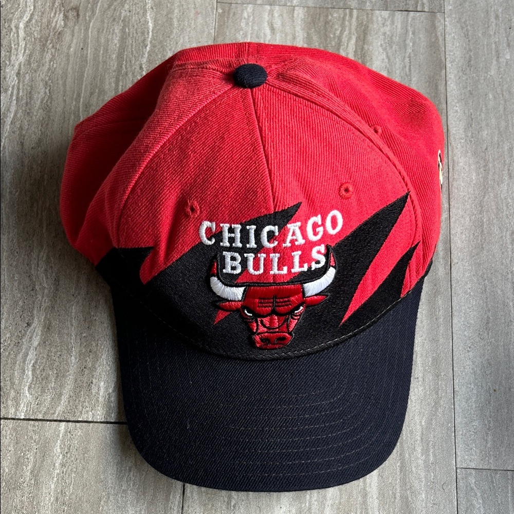 Chicago Bulls Mitchell & Ness Red and Black Cap